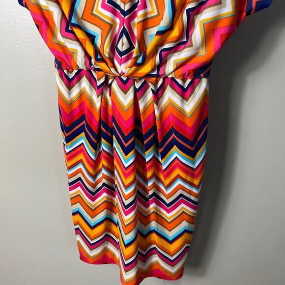 Women's Trina Turk Double V Neck Geometric Colorful Print Dress Size 0 - Picture 4 of 8